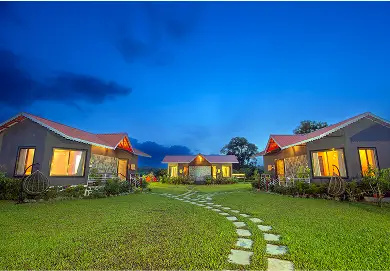 Relaxing nature views and resort ambience at Varuwoods